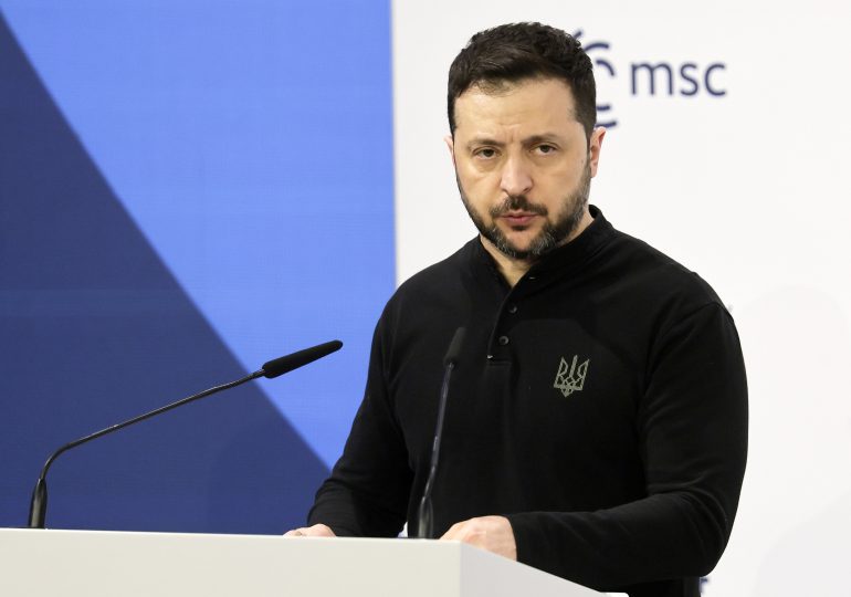 Zelenski no fue informado de los contactos EEUU-Rusia en Arabia Saudí y no los reconocerá