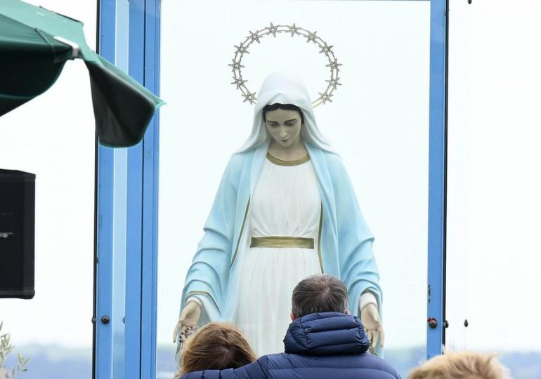 El supuesto fraude de la virgen que llora sangre en Italia