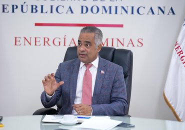 Ministro Santos dice proyecto de reforma a Ley Minera será presentado dentro de 60 a 90 días