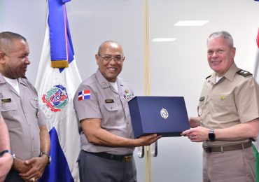 Director general de la Policía Nacional recibe la visita del director del Colegio Interamericano de Defensa (IADC)