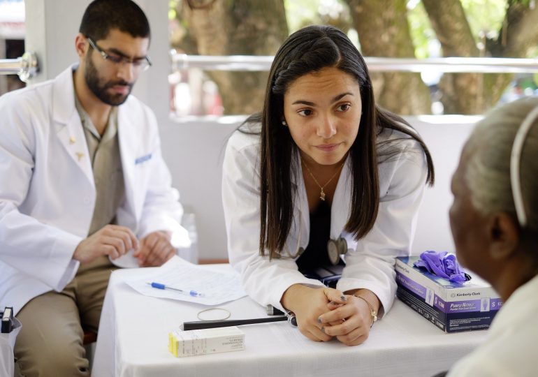 Carrera de Medicina de INTEC recibe reacreditación internacional