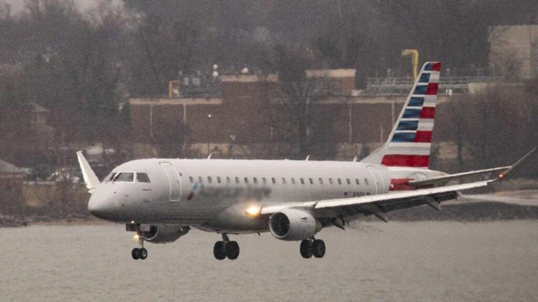 Desviado un avión de American Airlines en Roma por un aviso de bomba, anunció aeropuerto