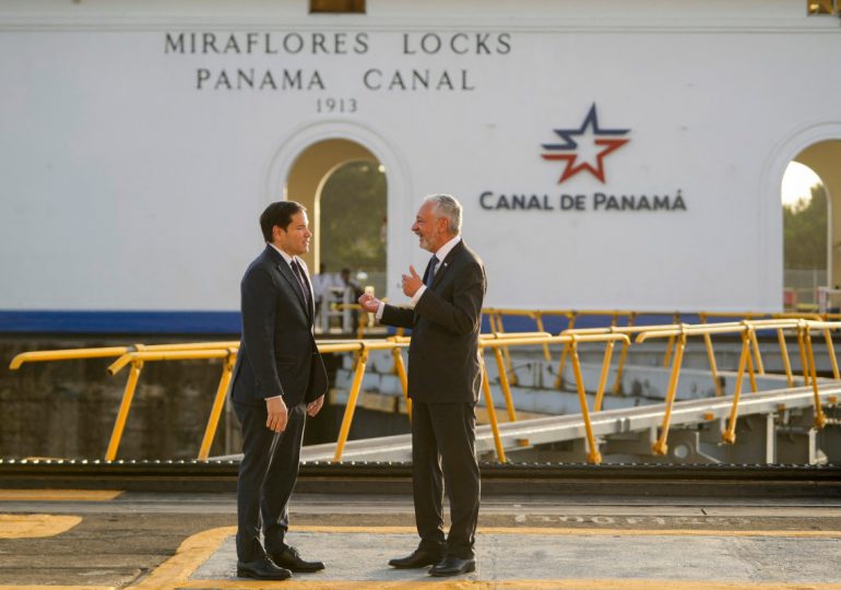 Trump insiste en "recuperar" el canal y Rubio da ultimátum a Panamá