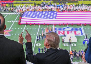 Trump realiza histórica visita al Super Bowl con Chiefs persiguiendo la historia