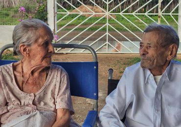 Manoel Dino, de 105 años, y Maria de Sousa, de 101, tienen el récord Guinness por el matrimonio más longevo