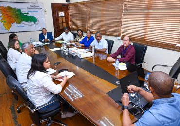 Director de Comedores Económicos encabeza reunión con autoridades de la Dirección General de Servicios Penitenciarios y Correccionales