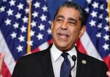 Adriano Espaillat: El Dominicano que lidera en momentos difíciles y define el rumbo del Partido Demócrata