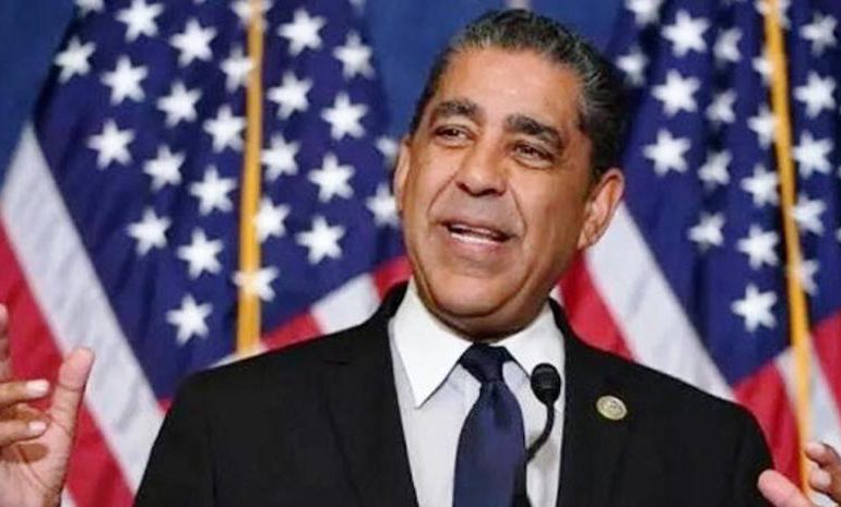 Adriano Espaillat: El Dominicano que lidera en momentos difíciles y define el rumbo del Partido Demócrata