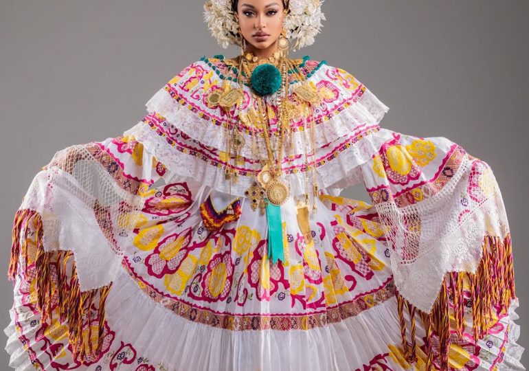 La Perversa luce con orgullo el traje típico panameño ‘La Pollera’