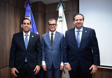 Eddy Olivares asume la presidencia del Consejo Nacional de Seguridad Social