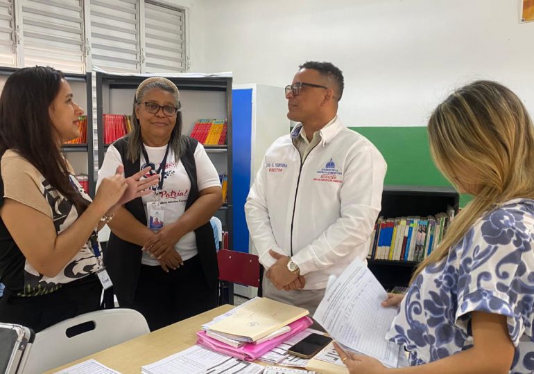 Director de Participación Comunitaria supervisa jornada de salud visual del proyecto Aprender y Crecer en la regional 10-04