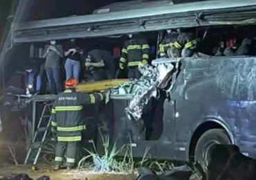 Doce estudiantes universitarios mueren en accidente de bus en Brasil (autoridades)