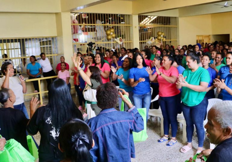 Pastora Xiomary Veloz impacta vidas con jornadas transformadoras en centros penitenciarios