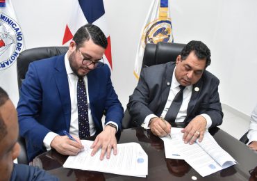 Colegio de Notarios y ADOMA firman convenio para garantizar transparencia en elecciones gremiales