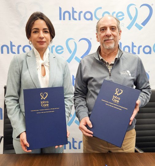 IntraCare Center y Caribbean Health Group firman acuerdo para ofrecer tratamientos oncológicos a pacientes del Caribe