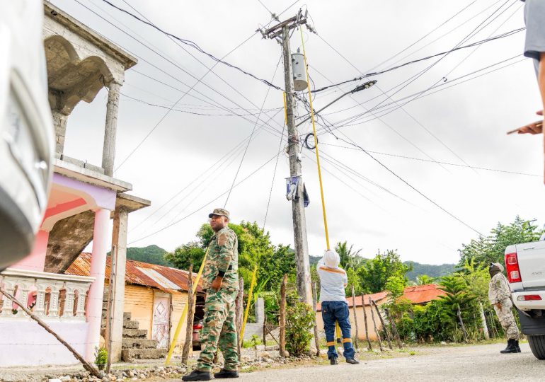 Edesur interviene comunidades de la provincia Peravia donde se registran pérdidas de un 97% en el suministro de energía