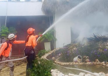 Defensa Civil sofoca incendio repentino en hotel de Bayahibe