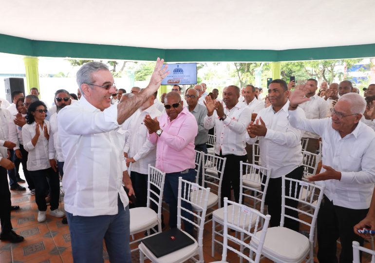 Presidente Abinader inaugurará este viernes carretera Comendador-Guaroa-Macasías en Elías Piña