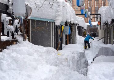 12 muertos y decenas de evacuados en Japón tras una de las tormentas más intensas del invierno