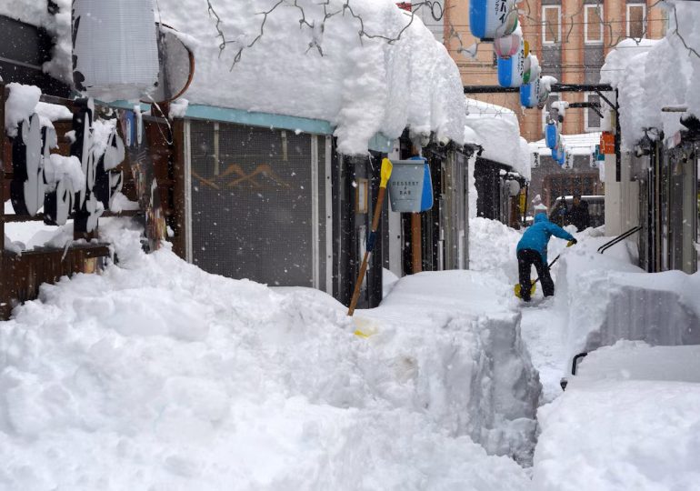 12 muertos y decenas de evacuados en Japón tras una de las tormentas más intensas del invierno