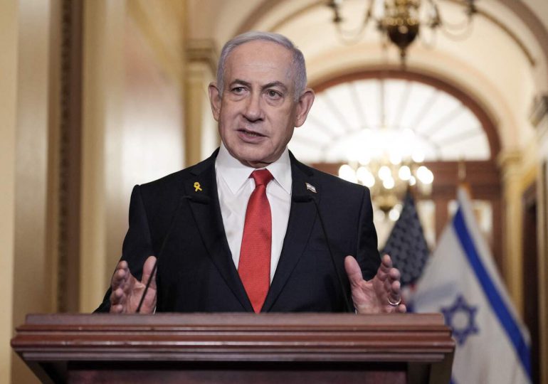 Netanyahu advierte a Hamas que reanudará los combates en Gaza si no entrega a los rehenes este sábado