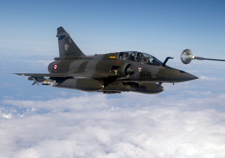 Francia anuncia la llegada a Ucrania de sus primeros cazas Mirage 2000