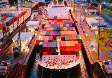 EEUU dijo que sus buques no pagarán peaje por transitar el Canal de Panamá