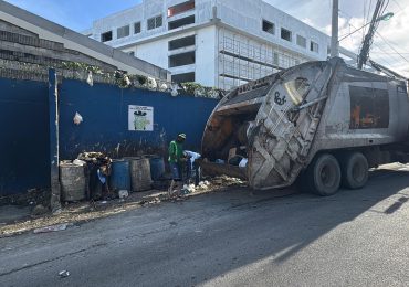 Alcaldía del Distrito Nacional elimina vertedero improvisado en La Yagüita