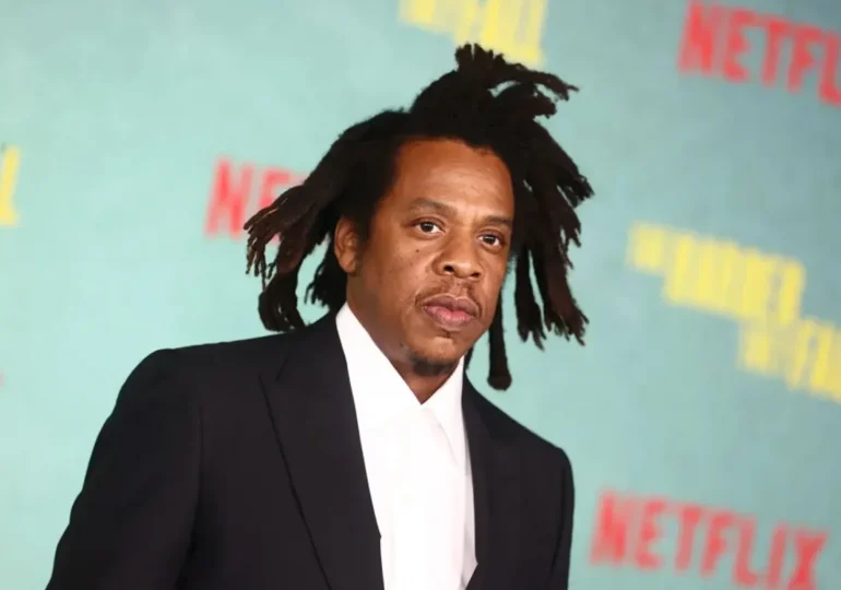 Jay-Z dice que la demanda por violación de una menor le generó pérdidas de 20 millones