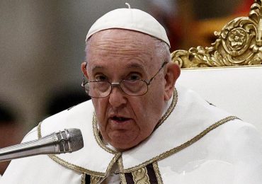 El Papa Francisco no está fuera de peligro, sigue hospitalizado