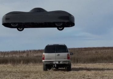 Alef Aeronautics prueba con éxito su coche volador en un entorno urbano