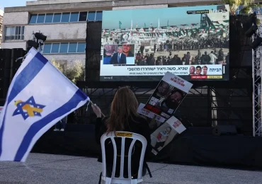 Hamás libera a tres rehenes israelíes y comienza la puesta en libertad de presos palestinos