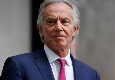 Ex primer ministro del Reino Unido Tony Blair asiste a rendición de cuenta del presidente Abinader