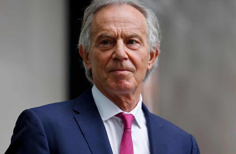 Ex primer ministro del Reino Unido Tony Blair asiste a rendición de cuenta del presidente Abinader