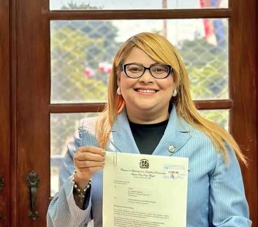 Diputada Grey Pérez somete resolución para remozamiento de Monumentos Históricos de Azua