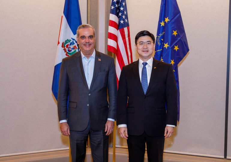 Luis Abinader visita la Universidad Purdue y fortalece alianza estratégica