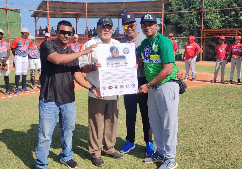 BPL- Béisbol reconoce trayectoria del ex jugador  y Scout Carlos Juan Bernhardt