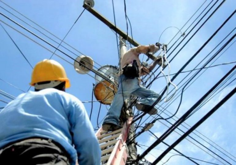 Rubén Bichara: el sistema eléctrico es "inviable e insostenible" por gran pérdida de energía que no se factura ni se cobra