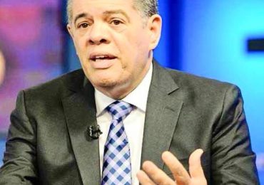 Amarante: el presidente debe presentar un plan ante aumento del dólar y la guerra arancelaria de Trump