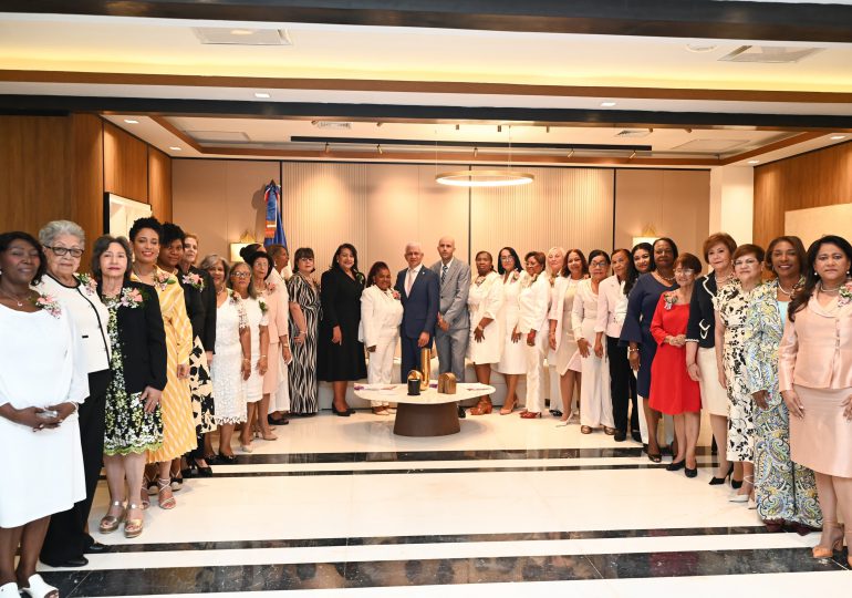 Senado reconoce liderazgo de 32 mujeres dominicanas en el marco del Día Internacional de la Mujer