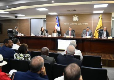 JCE continúa presentación del proyecto de la nueva Cédula de Identidad y Electoral a organizaciones políticas