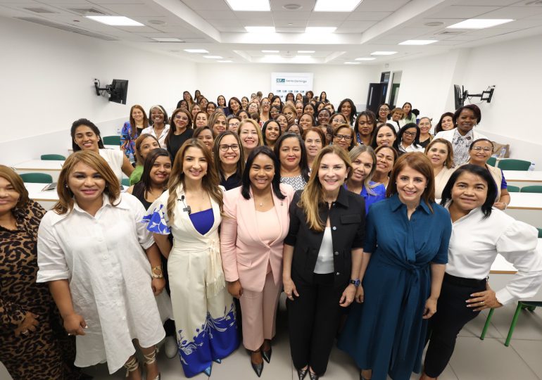 Leyvi Bautista presenta diplomado “Liderazgo Femenino en la Administración Pública”