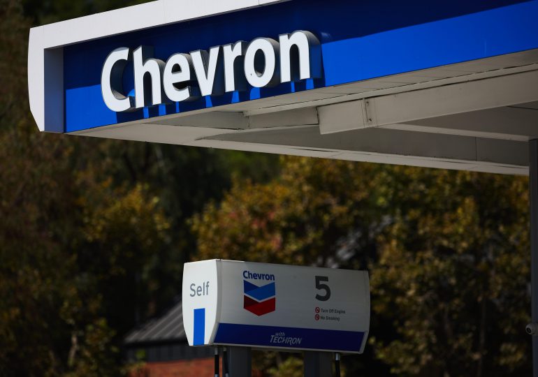 EE.UU. pone fin a licencia de Chevron en Venezuela y le da un mes para salir del país