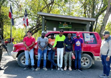 Ejército detiene dos jeepetas conducidas por dominicanos que transportaba indocumentados en Valverde y Azua