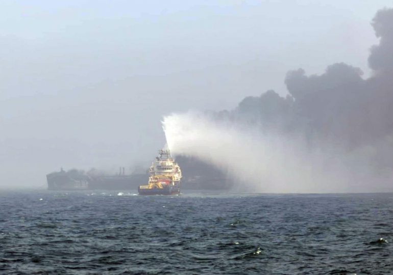 Choque entre petrolero y buque mercante en Reino Unido deja al menos 32 heridos