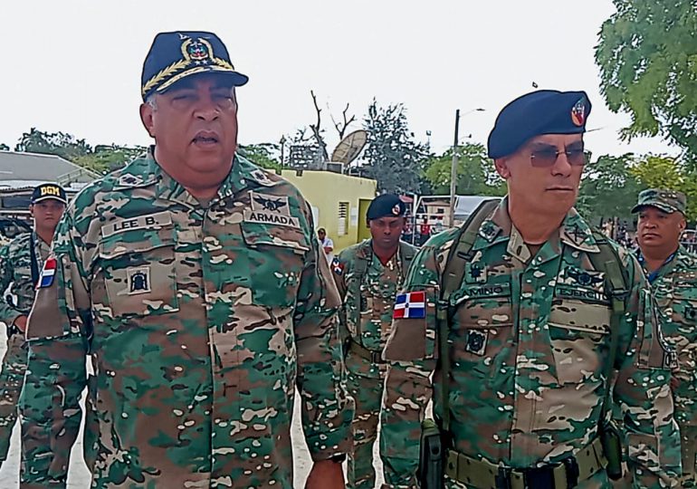 Comandante General del Ejército y Director de Migración recorren puntos fronterizos para fortalecer controles y acciones para enfrentar el tráfico de indocumentados