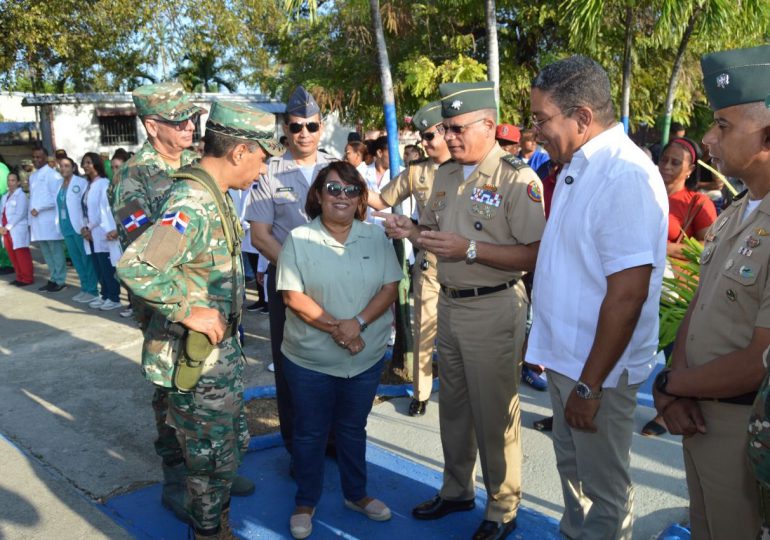 Miles de personas en Barahona reciben atención médica y ayuda social del MIDE