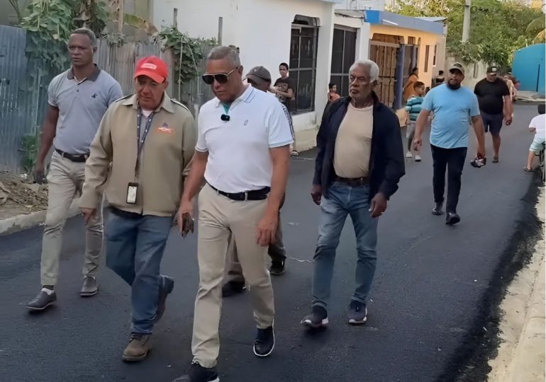 Senador de la provincia Duarte fiscaliza ejecución de obras en el municipio San Francisco