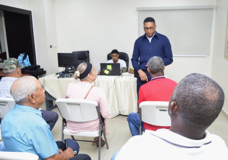 MIDE entrega pensiones a militares puestos en retiro este año