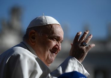 El papa Francisco da la "gracias" a los fieles de todo el mundo por sus oraciones